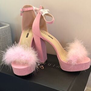 Pink Hey There feather heels fashion nova BRAND NEW size 7